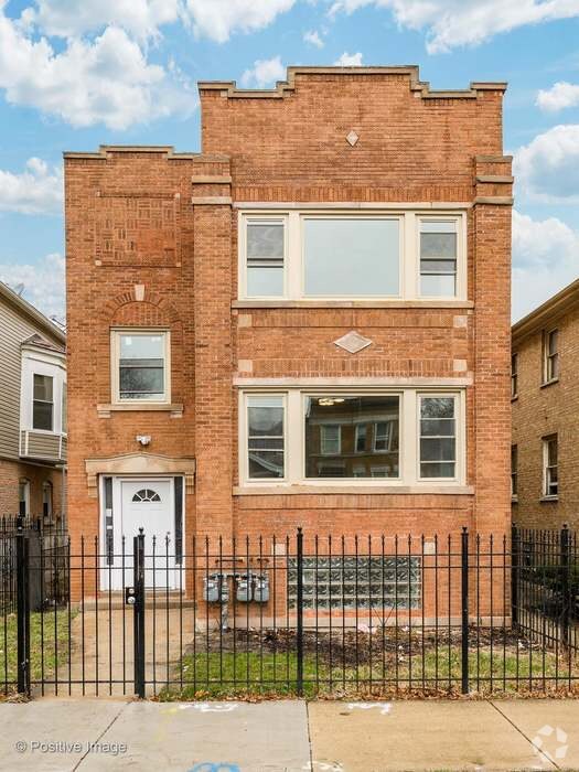 Building Photo - 3838 W Huron St