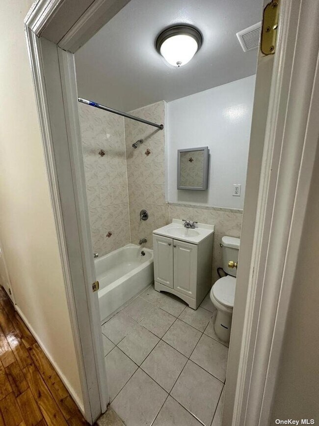 Building Photo - 171 B 26th St