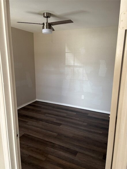 Foto del edificio - 1733 Crest Grove Dr