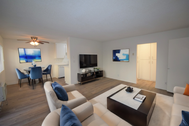 Foto del edificio - 6115 Whitsett Ave