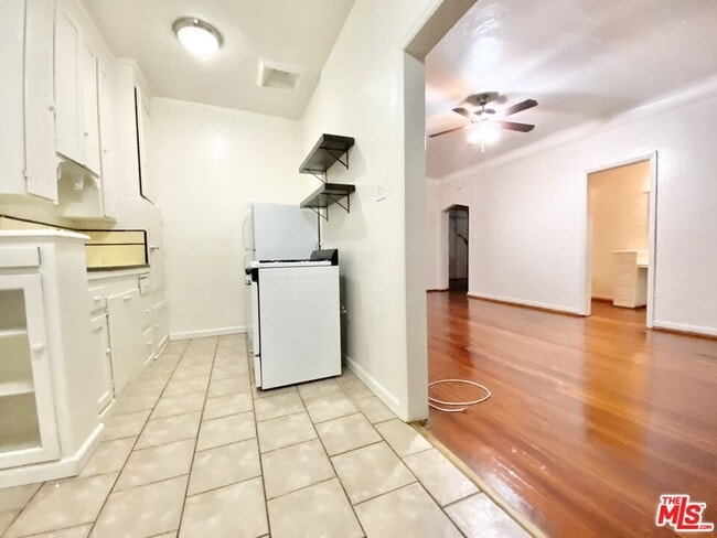 Foto del edificio - 608 S Dunsmuir Ave