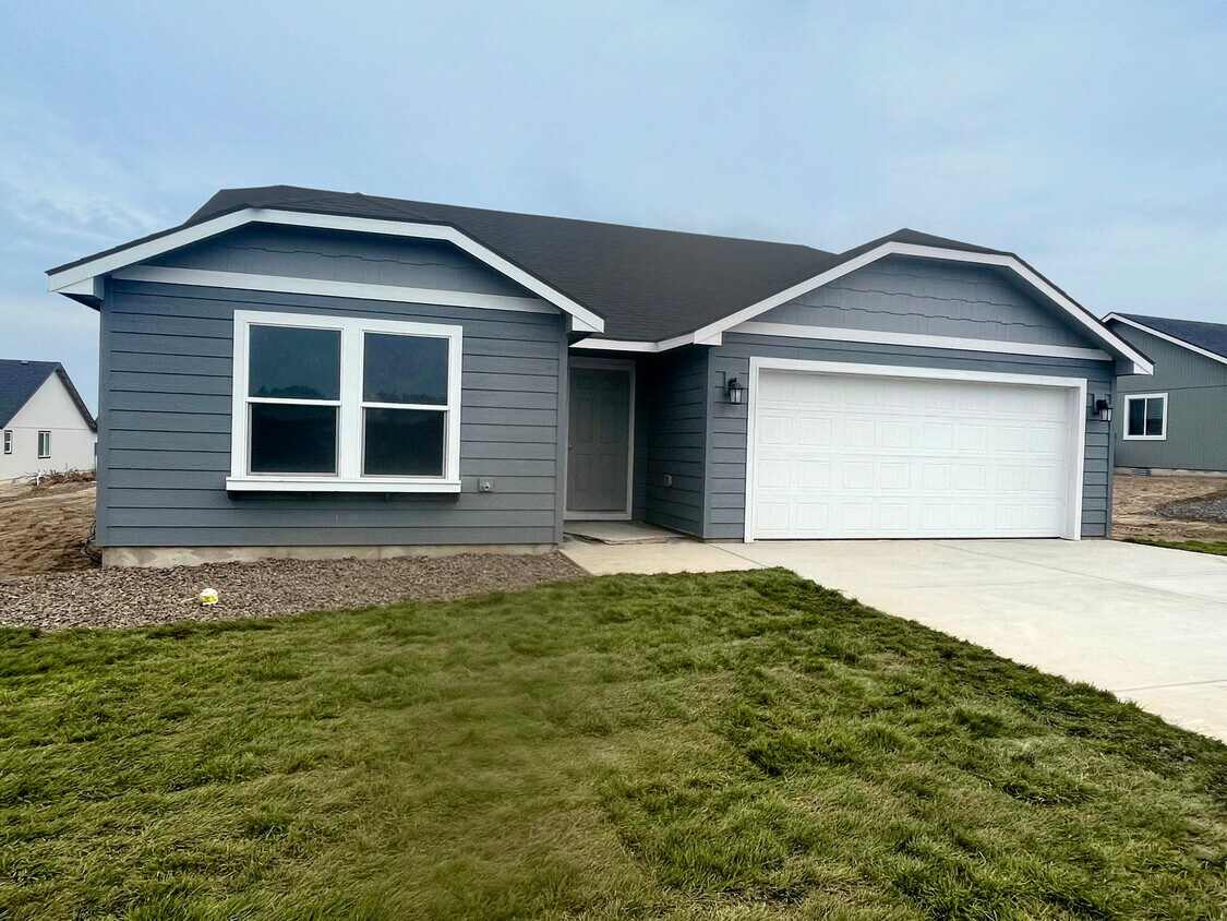 113 Bitters Lp, Grandview, WA 98930 House Rental in Grandview, WA