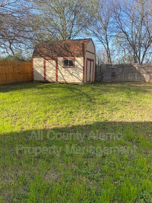 Foto del edificio - 9931 Village Briar