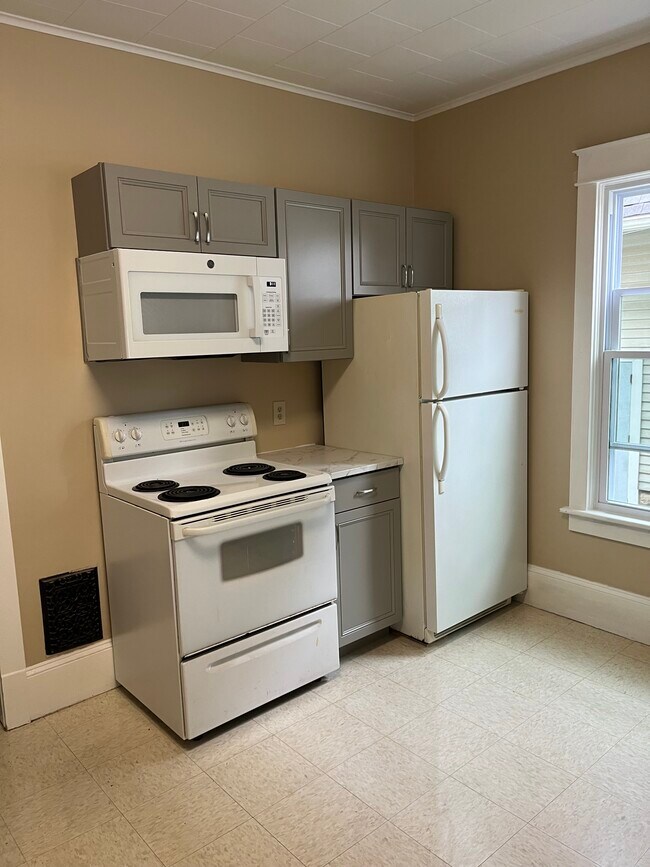 Cocina - 521 E 3rd St