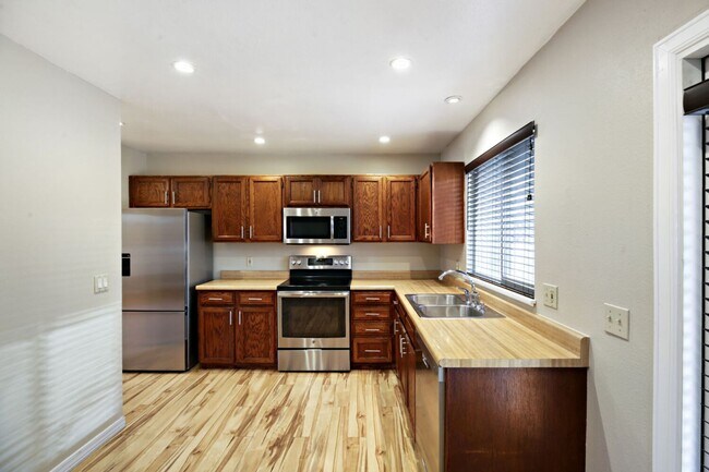 Foto del edificio - 2239 Bowen St