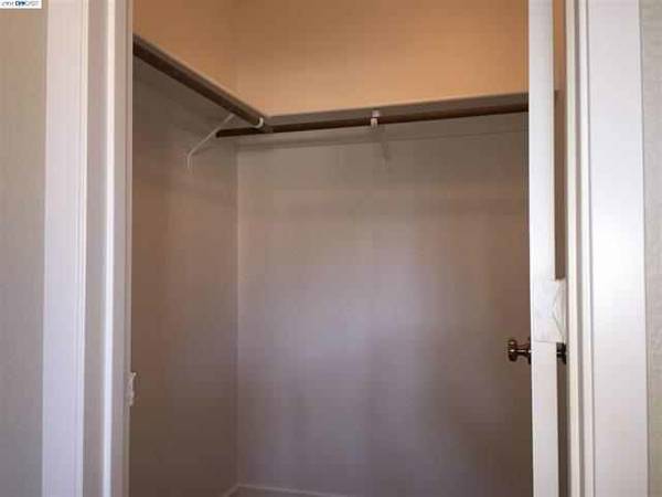 Walk-in closet - 4034 Abbey Terrace