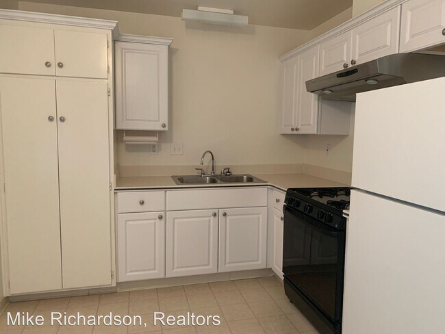 Building Photo - Studio, 1 bath House - 4880 Sandyland Rd #8