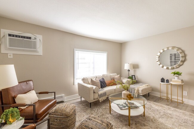Building Photo - The Jefferson | Renovated 2-Bedroom