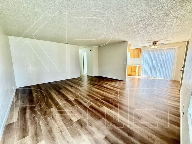 Building Photo - 3003 Amherst Dr