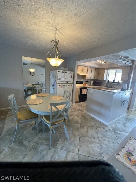 Foto del edificio - 15771 Windward Way Cir