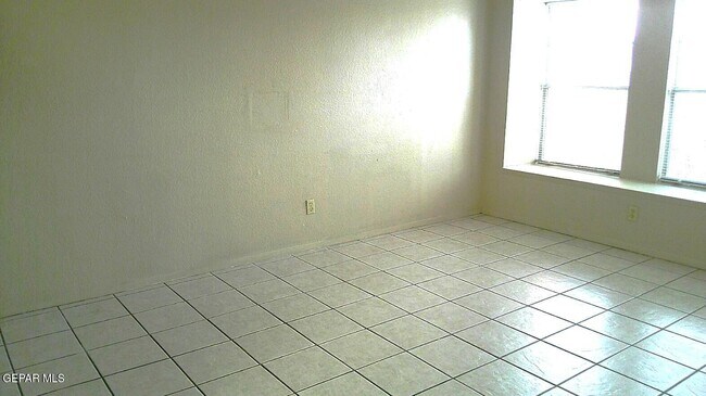 Foto del edificio - 3001 E Glen Dr