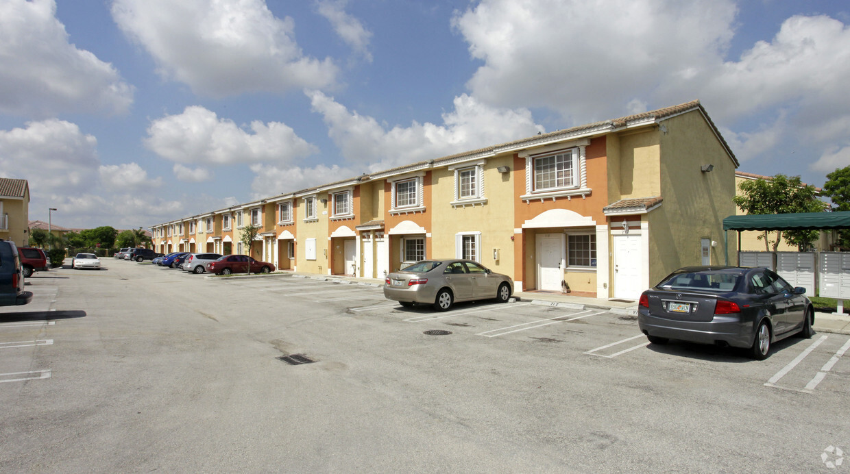 Building Photo - Garden View Villa Homes