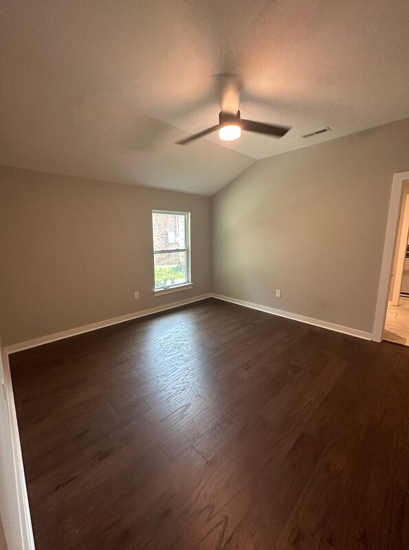 Foto del edificio - 830 N Maple St