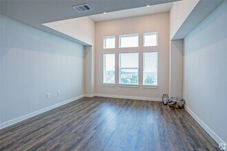 Building Photo - 10010 N Capital of Texas Hwy