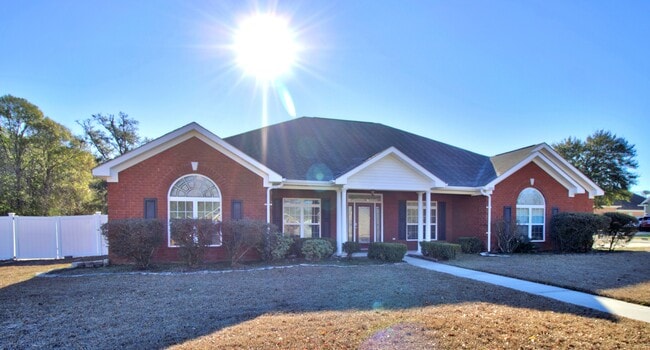 Foto del edificio - 1000 White Oak Cir