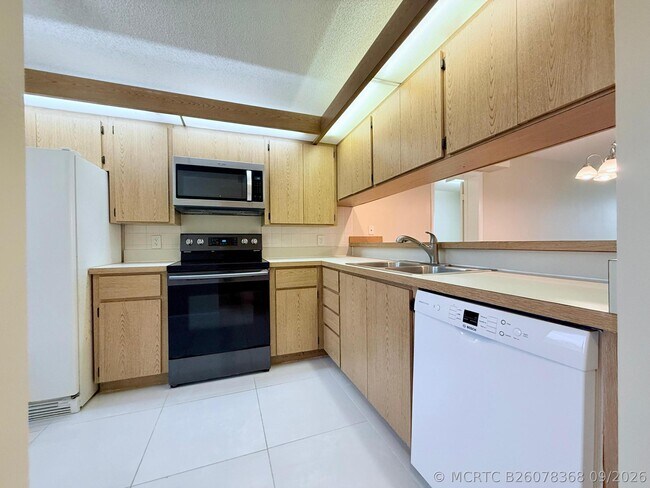 Foto del edificio - 2621 Village Blvd