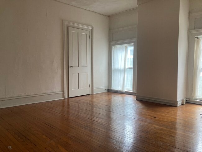 Building Photo - 437 N Aurora St