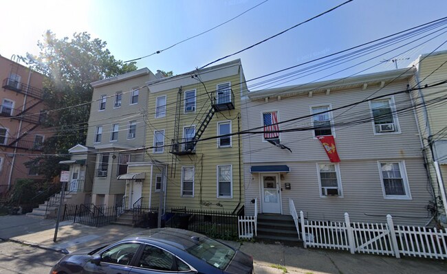Foto del edificio - 13 Crawford St