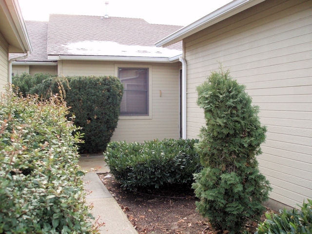 Building Photo - 1403 E Symphony Ct