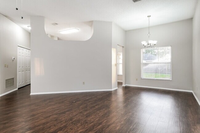 Building Photo - 1176 Countrywind Dr