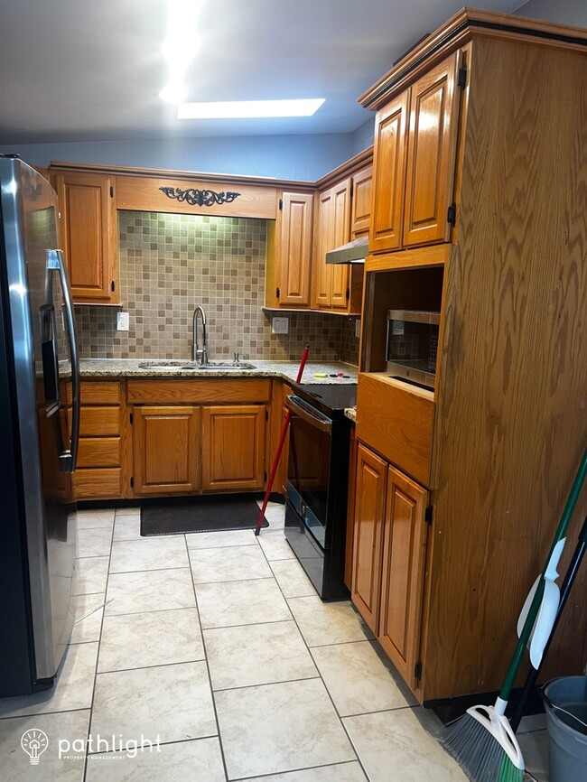 Foto del edificio - 721 Shirley St NE
