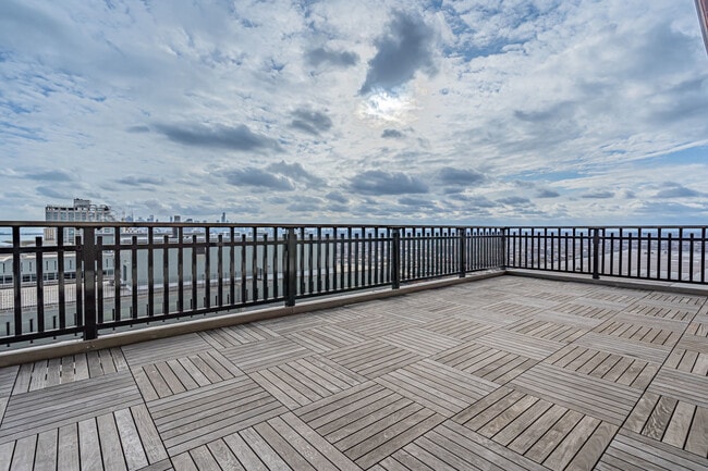 Foto del edificio - 3600 N Lake Shore Dr