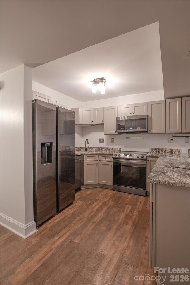 Building Photo - 100 Willow Run Dr