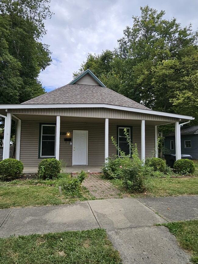Building Photo - 1714 Menifee St