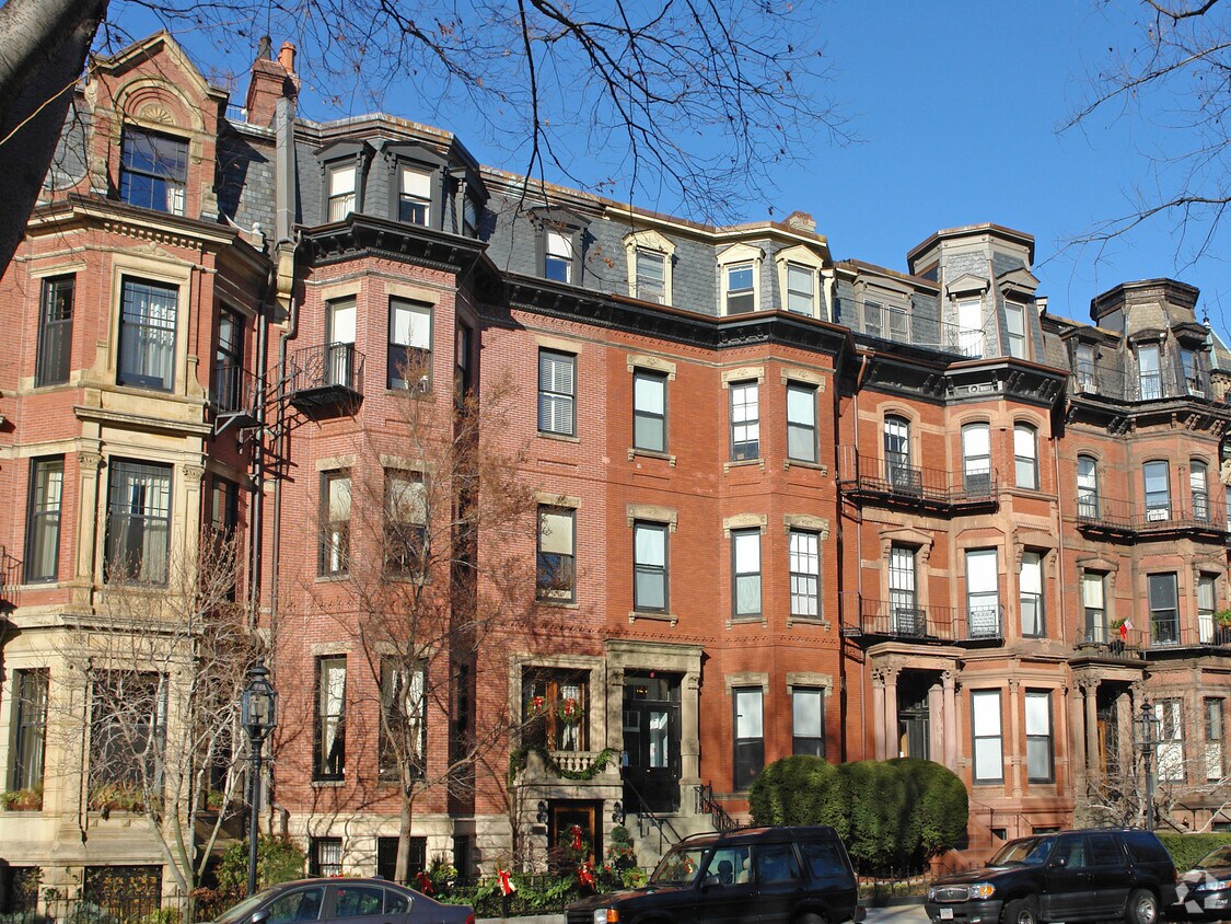 Building Photo - 127 Commonwealth Ave