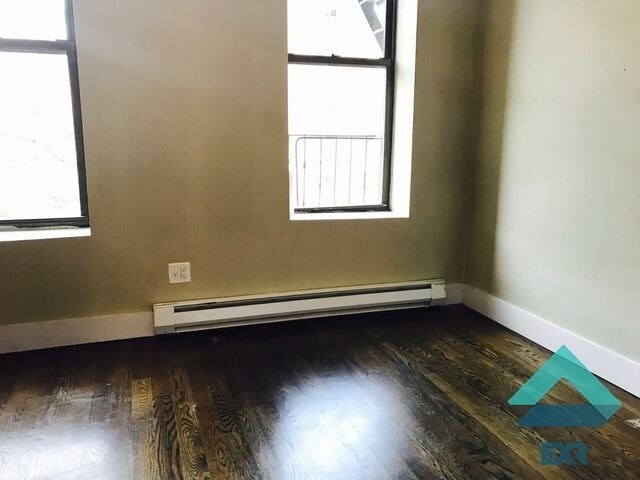 Foto del edificio - 962 Myrtle Ave