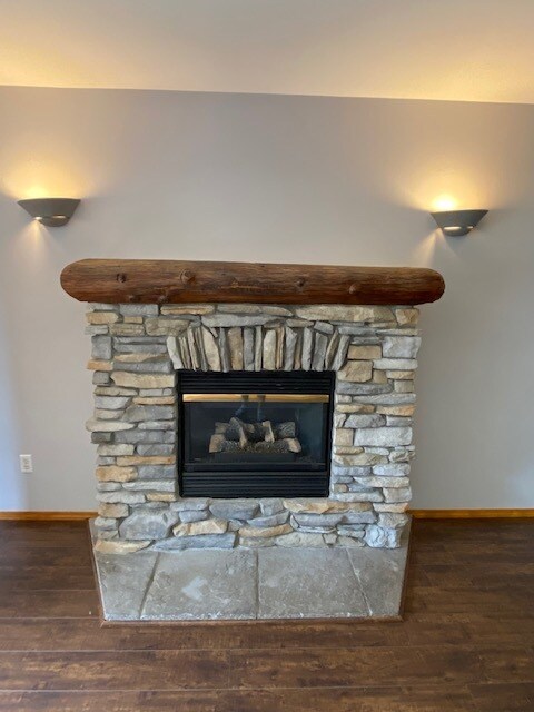 gas fireplace with wood mantle - 3707 Tree Farm Ln