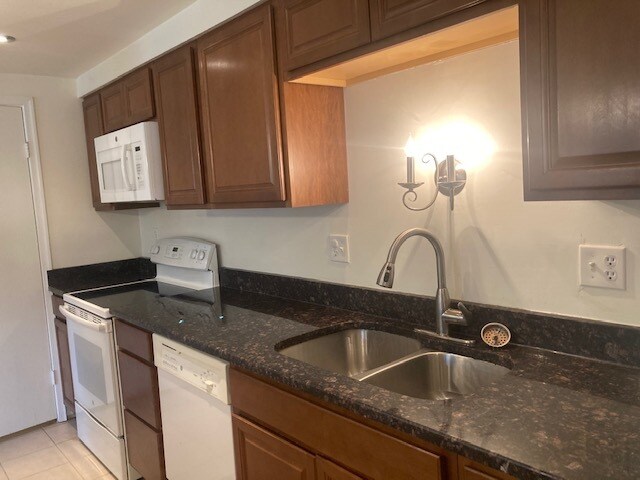 Building Photo - 502 Philmont Dr