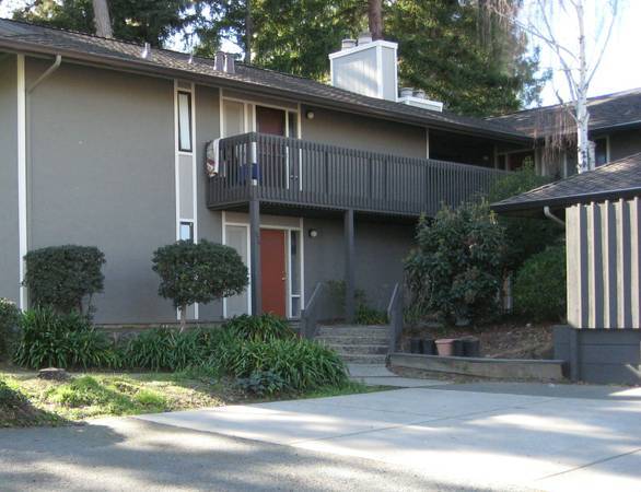 Building Front Entrance - 1776 Camino Verde