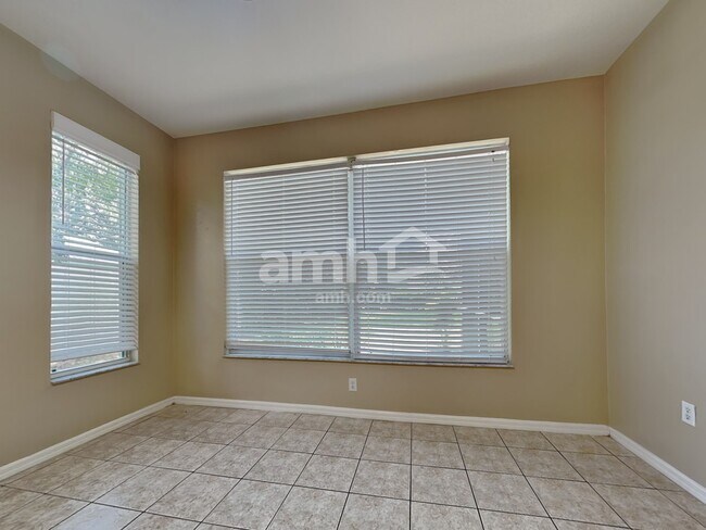 Foto del edificio - 2804 Spring Meadow Dr