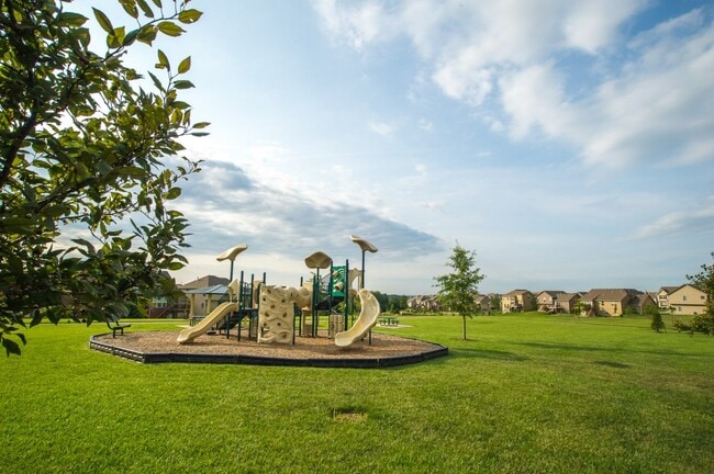 Benson Place Community Park - 9763 N Lewis Ave