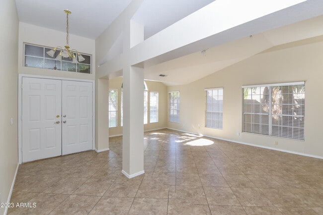 Building Photo - 1360 N Brentwood Pl