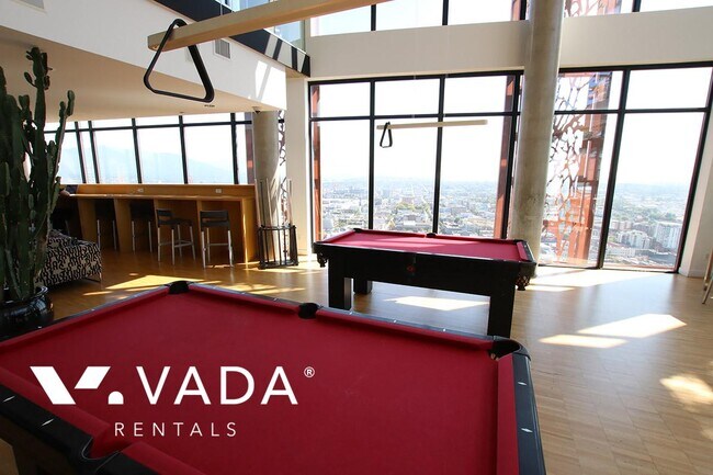 Photo du bâtiment - Woodwards W43 1 Bed Apartment Rental Vanco...