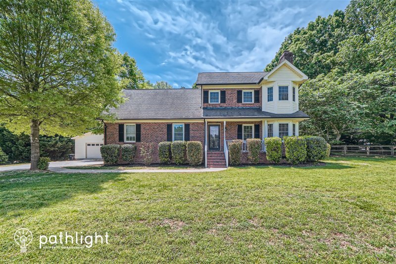 Primary Photo - 2201 Fox Hunt Dr, Monroe, NC, 28110