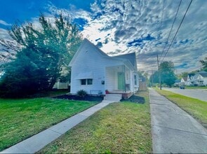 Building Photo - 802 Wright Ave