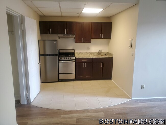 Building Photo - 62 Boylston St