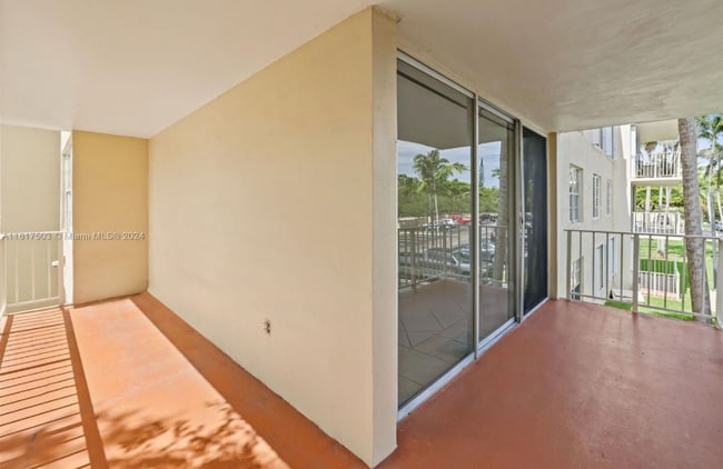 Building Photo - 13100 SW 92nd Ave