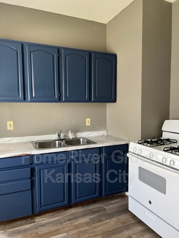 Foto del edificio - 6238 E 12th St