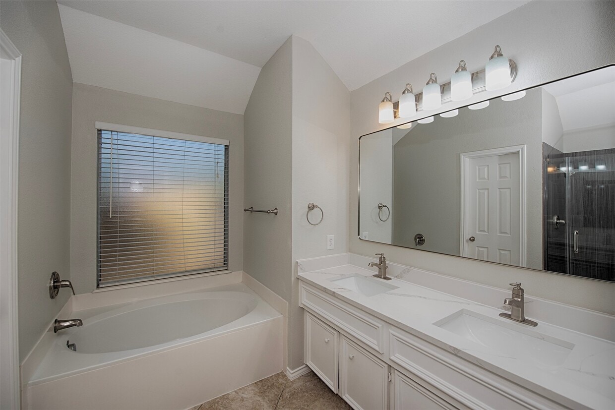 Building Photo - 3286 Bend Cove Ct