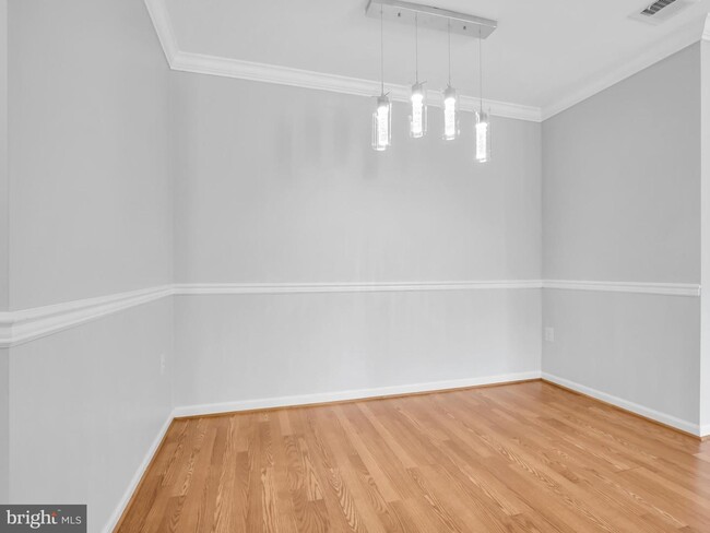 Foto del edificio - 8383 Buttress Ln