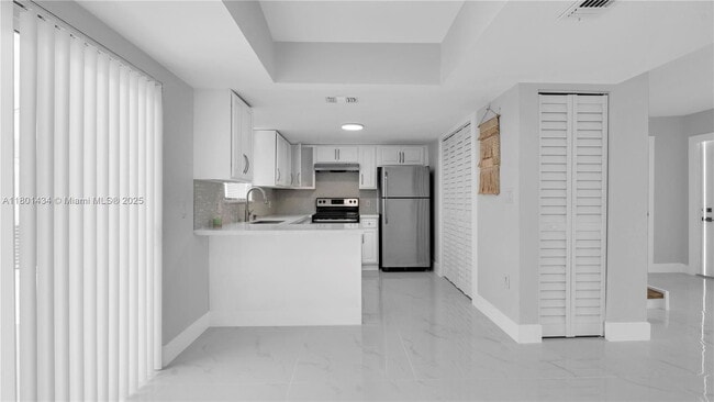 Foto del edificio - 2412 W 54th Pl