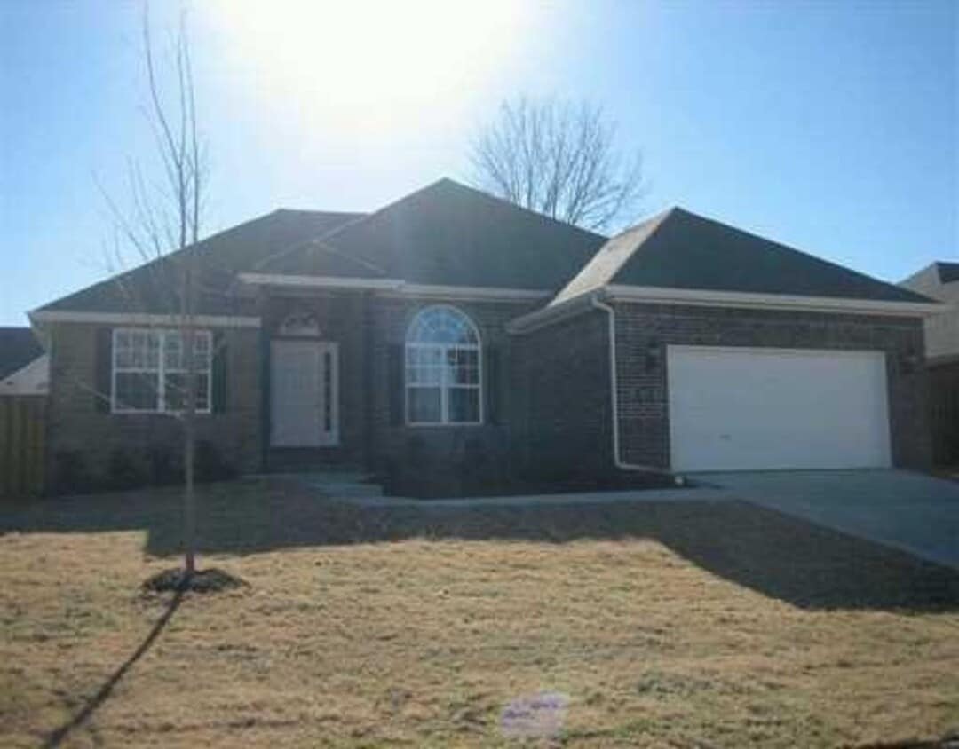 Nice Home in W Fayetteville - Nice Home in W Fayetteville