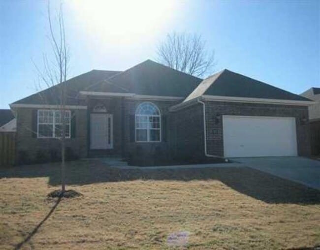 Nice Home in W Fayetteville - Nice Home in W Fayetteville