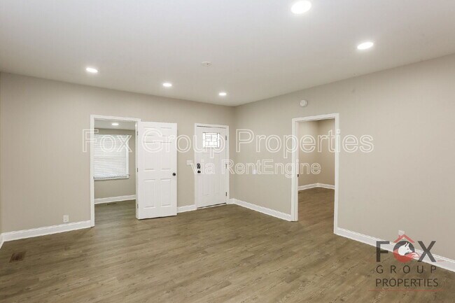 Building Photo - 48 Chestnut Dr SW