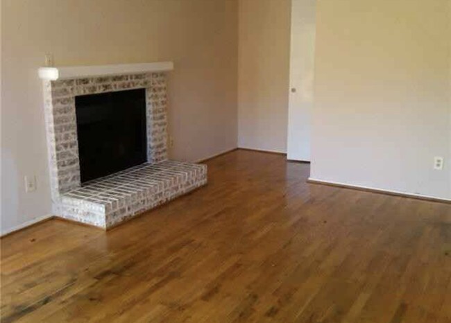 Living Room - 5504 Columbia Ave