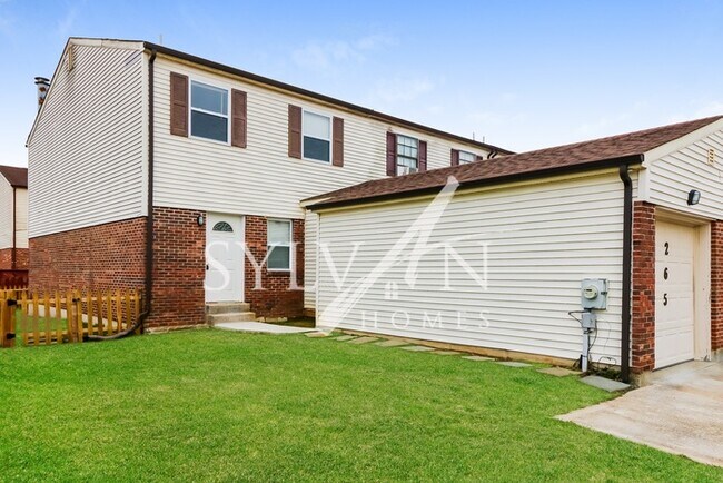 Building Photo - You will love this cozy 3 bed 2.5 bath home!